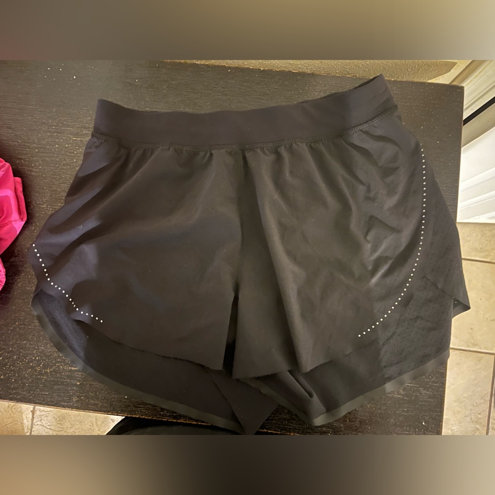 Size 6 Lululemon shorts!